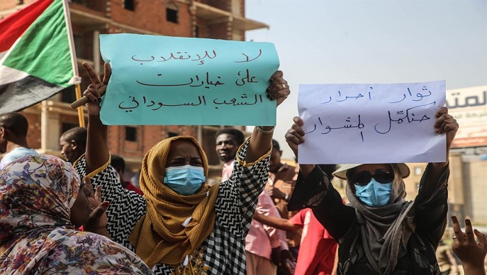 Civiles se congregaron en las calles de la capital sudanesa, Jartum, para rechazar el golpe de Estado y exigir se libere a los detenidos.