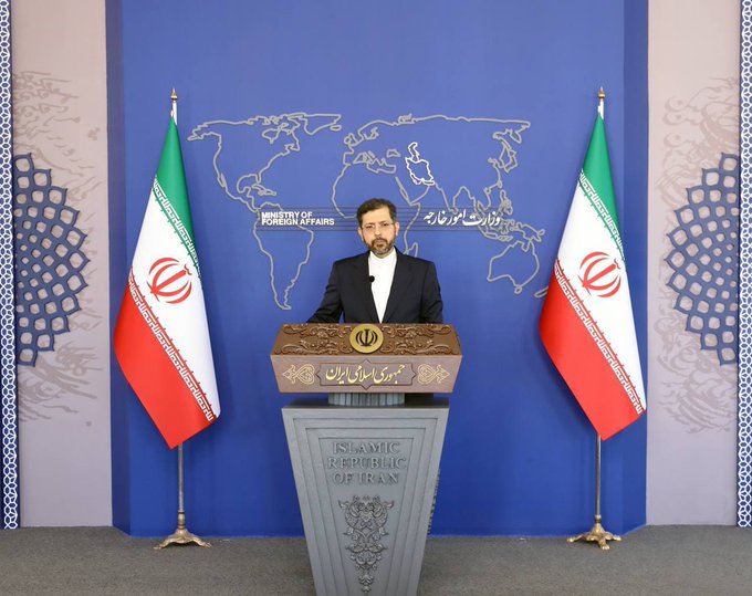 El portavoz iraní condenó las sanciones impuestas por Joe Biden y que continúan la política hostil de Donald Trump.