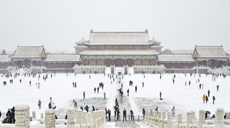 La antigua Ciudad Prohibida de los Emperadores se colmó de público que compartió la experiencia de vivir sus misterios bajo el ropaje silencioso de la nieve.