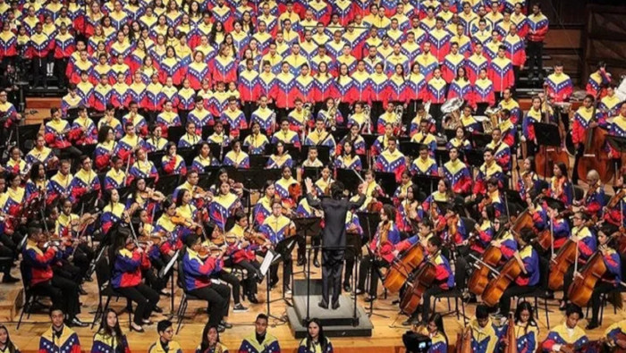 La marca de la orquesta más grande del mundo reunida en una presentación la ostenta en la actualidad una agrupación rusa.