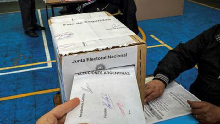 De acuerdo a las autoridades electorales de Argentina, más de 34 millones de personas fueron convocadas a participar en las elecciones legislativas.