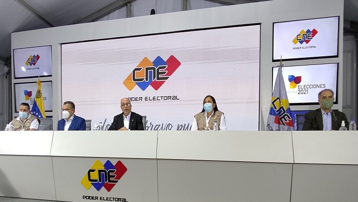El presidente del CNE, Pedro Calzadilla, informó que hubo una participación del 41.80 por ciento de la población convocada.