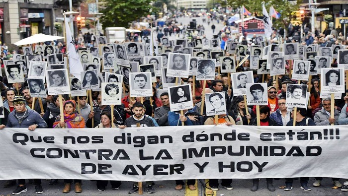 Los familiares de los desaparecidos por la dictadura uruguaya se encaminan cada año por la avenida 18 de Julio, principal arteria de Montevideo (capital), y otras ciudades de Uruguay para exigir justicia y conocer el paradero de los desaparecidos.
