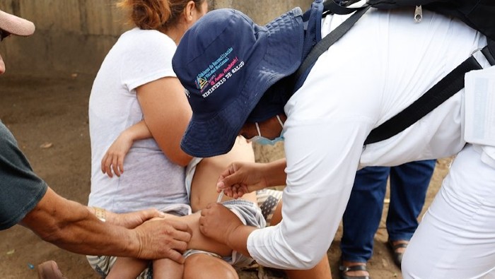 Nicaragua amplió la estrategia de vacunación a toda la población mayor de dos años, con la instalación de 1.500 puestos de inmunización en centros de salud y hospitales, y la visita casa a casa.