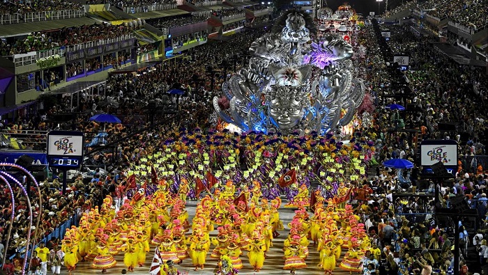 Por otro lado, algunas de las regiones brasileñas, como Bahía y Salvador, se sumaron a la decisión de Río de Janeiro de cancelar la fiesta más popular de Brasil.