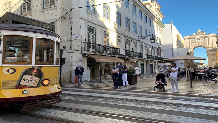 Las autoridades de Portugal relajaron algunas medidas de aislamiento para que la población vote el próximo 30 de enero.