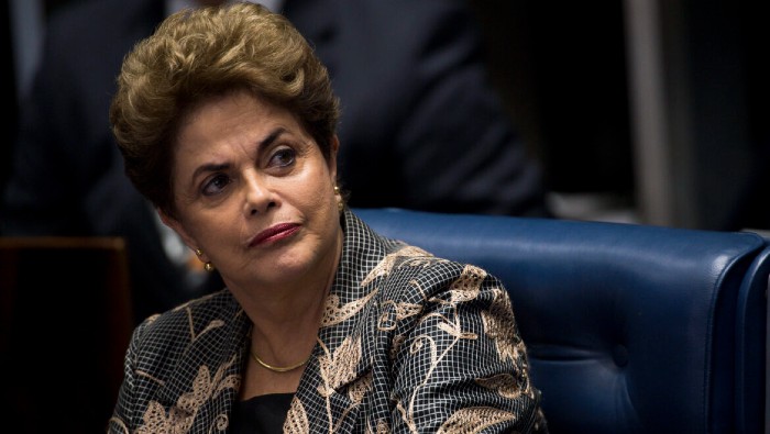 Según el ministro del Supremo Tribunal Federal, Luiz Roberto Barroso, la falta de apoyo político en el Parlamento sacó a la expresidenta Dilma Rousseff del Ejecutivo.