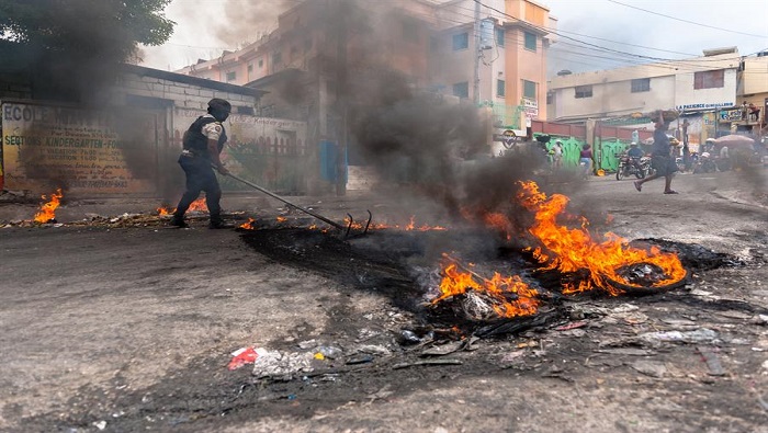 Los manifestantes bloquearon calles en la ciudad de Petion Ville, aledaña a Puerto Príncipe.