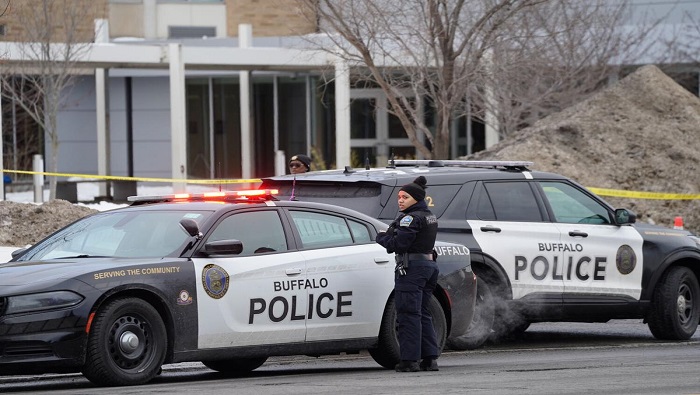 El Buffalo State College emitió una alerta para que los estudiantes se refugiaran ante la presencia de una persona armada en el campus.