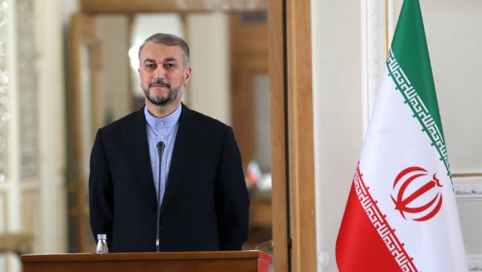 El ministro de Asuntos Exteriores iraní, Hosein Amir Abdolahian instó a Occidente a no jugar con el tiempo ni con el texto del acuerdo.