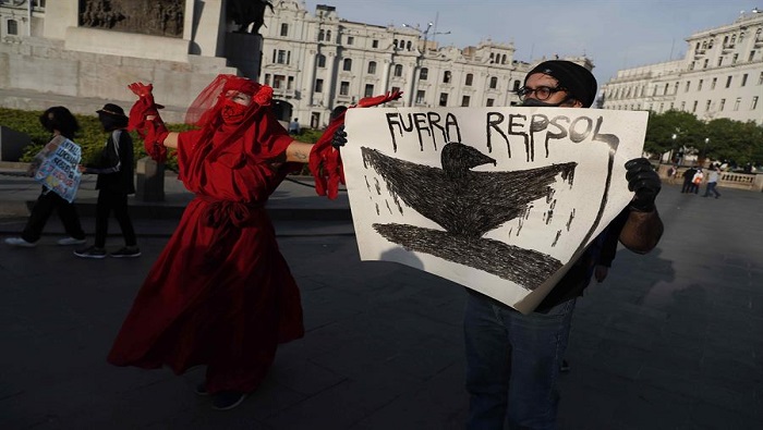 Ambientalistas peruanos han criticado a Repsol por evadir su responsabilidad en el derrame de petróleo del pasado 15 de enero.