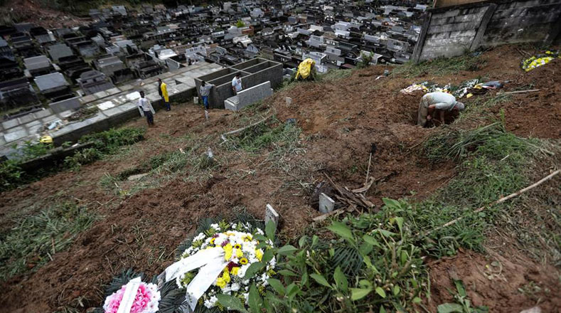 El Instituto Médico Legal de Petrópolis, en el estado de Río de Janeiro, reportó este viernes 136 fallecidos tras las lluvias que iniciaron el pasado 15 de febrero.