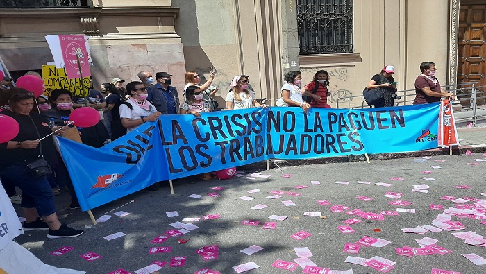 Además de abogar por la derogación de la LUC, los sindicalistas se solidarizaron con los trabajadores de las mutualistas Casa de Galicia y Casmu.