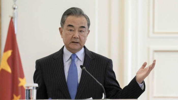 El Gobierno de Beijing continuará emitiendo su juicio de manera independiente, objetiva y justa basado en los méritos del asunto, dijo Wang.