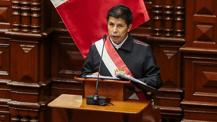 Ante las pretensiones de un sector del Congreso de impulsar un golpe de Estado, el mandatario peruano los instó a trabajar juntos y combatir la desigualdad en el país.