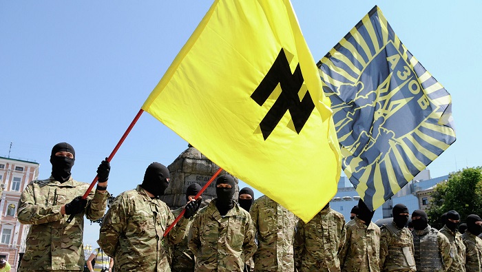 Mizíntsev recordó que los Estados Unidos y naciones de la Unión Europea han puesto armas en manos de los nazis ucranianos dirigidos por Kiev.