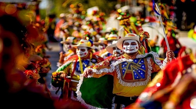 La alcaldía de Barranquilla, capital del departamento Atlántico de Colombia, celebró este lunes la culminación del Carnaval de Barranquilla 2022, el desfile de más de cien agrupaciones en el Cumbiódromo de la Vía 40.