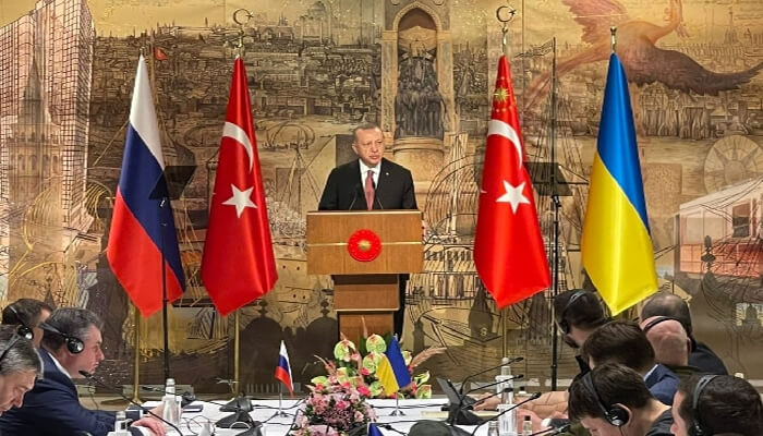 Los negociadores de Rusia y Ucrania fueron recibidos por el presidente turco, Recep Tayyip Erdogan.
