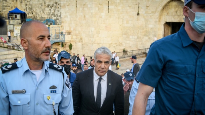 Los palestinos responsabilizaron al Gobierno israelí de la escalada de violencia que puede desencadenar una provocación como la visita de Yair Lapid a Jerusalén oriental.