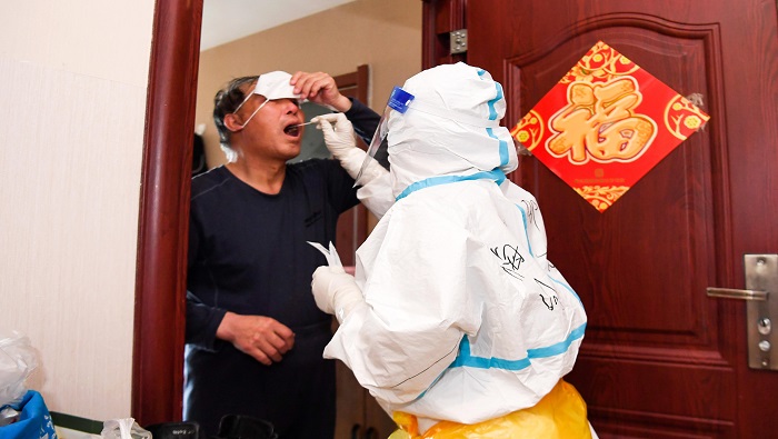 La aplicación masiva de pruebas diagnósticas es clave en la estrategia de China para enfrentar la pandemia.