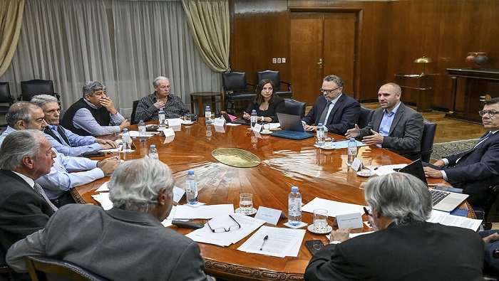 La intención del Gobierno de Argentina es ampliar paulatinamente la mesa de diálogo y promover la participación de más sectores productivos.