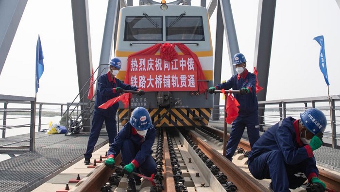 El puente ferroviario entre Rusia y China debe entrar en funcionamiento el próximo mes de agosto.