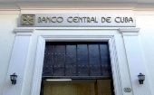 La regulación del Banco Central de Cuba establece el proceder en caso de que se trate de una persona natural o jurídica.