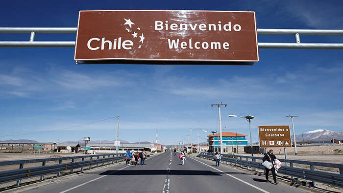 Chile cerró los 40 pasos fronterizos desde el extranjero en abril de 2021, cuando atravesaba una segunda ola de contagios de coronavirus.