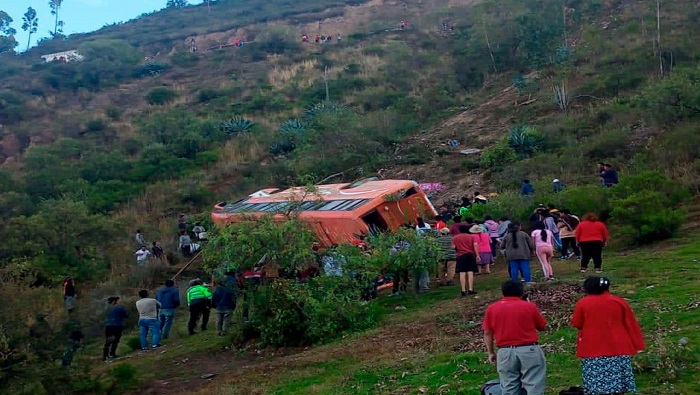 Los volcamientos de autobuses son frecuentes en las carreteras peruanas debido al mal estado de las rutas y las imprudencias de algunos conductores.