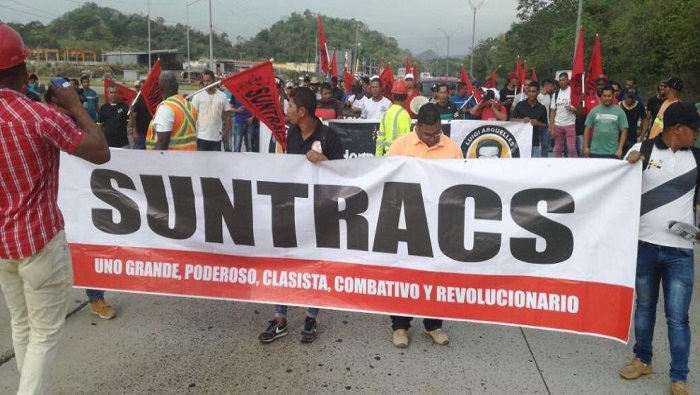 Los manifestantes avanzaron desde el Parque Porras hasta la Presidencia de la nación para entregar el Ejecutivo un documento con sus demandas recogidas en 32 puntos.