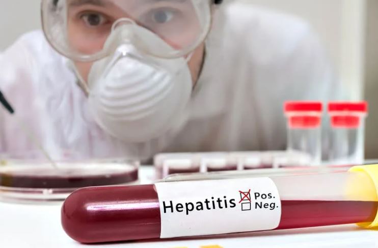 Estudios preliminares apuntan a que esta hepatitis provoca el agravamiento de infecciones leves producidas por Adenovirus.