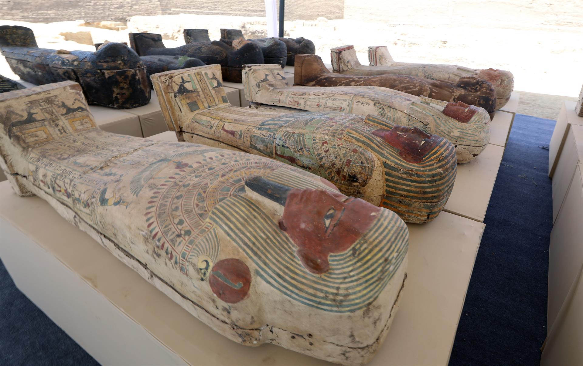 Vale precisar que la necrópolis de Saqqara, fue construida hacia el año 2.700 a.c., y proclamado patrimonio mundial por la Organización de las Naciones Unidas para la Educación, la Ciencia y la Cultura (Unesco)..