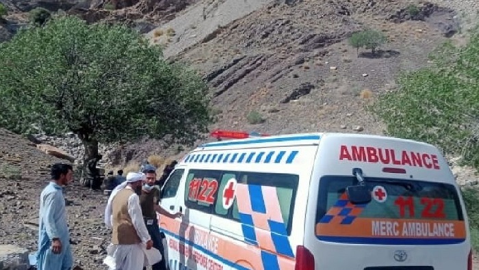 Ambulancias y equipos de paramédicos fueron enviadas al sitio de la tragedia.