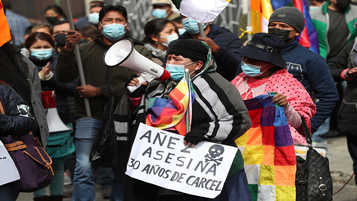 Miles de personas en Bolivia exigen la condena a la expresidenta Áñez por los hechos tras el golpe de Estado de 2019.