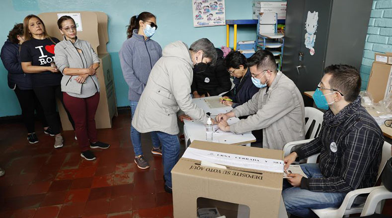 Unos 39.002.239 de colombianos fueron habilitados para votar en esta jornada comicial. El proceso inició a las 08H00 (hora local) y finaliza a las 16H00 (hora local).