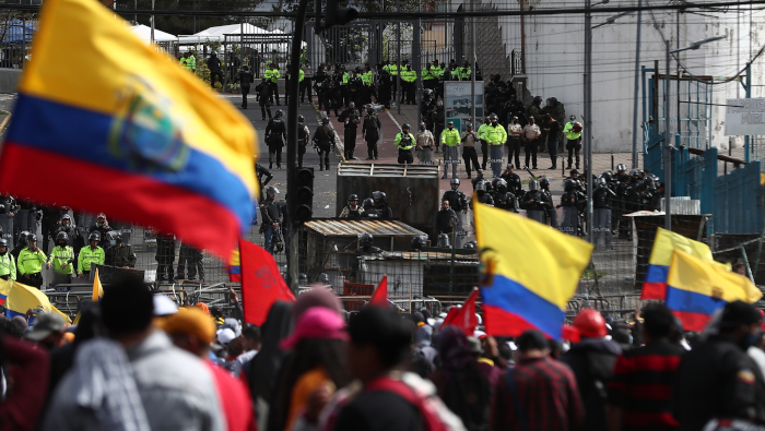 La Alianza de Organizaciones por los Derechos Humanos denunció por su lado una “fuerte represión en la Universidad de Cuenca”.