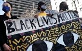 El movimiento Black Lives Matter (en español Las vidas negras importan) de la comunidad afroestadounidense responde a los abusos policiales.