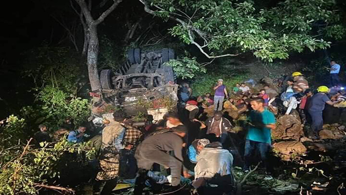 Información divulgado en medios nicaragüenses indican que al menos 18 personas fallecieron y 50 resultaron heridos en el lamentable accidente.