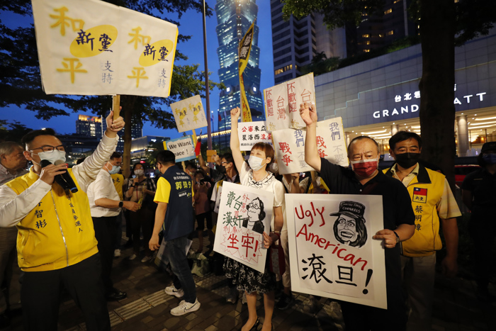 En el propio Taiwán, sectores favorables a un entendimiento y la reunificación con China continental protestan por lo que consideran una provocación.