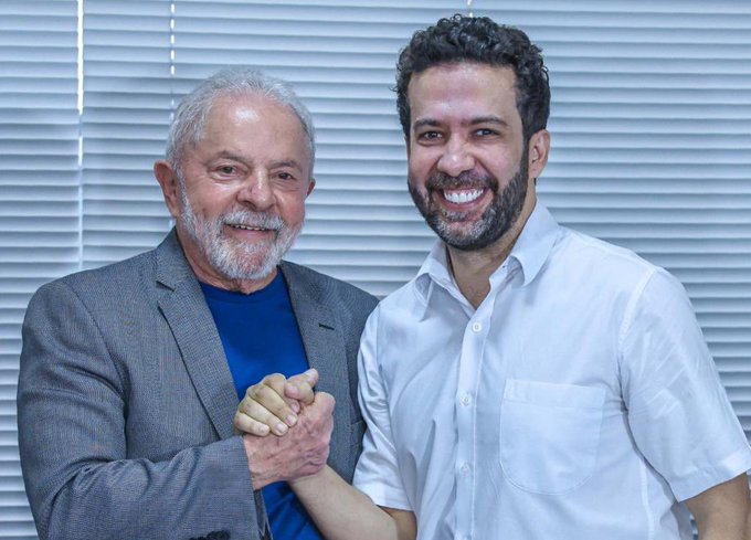 Brasileño André Janones retira candidatura para apoyar a Lula
