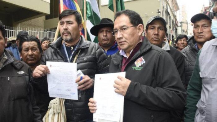 El ministro de Obras Públicas, Servicios y Vivienda, Edgar Montaño, informó que tras esta reunión se levantó el bloqueo en Puerto Pailas, que era él último que persistía.