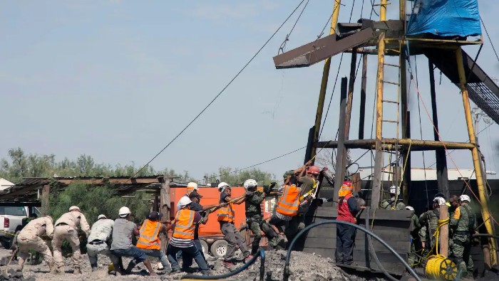 Los mineros quedaron atrapados en un socavón ubicado en el municipio de Sabinas, el cual se derrumbó la tarde del miércoles.
