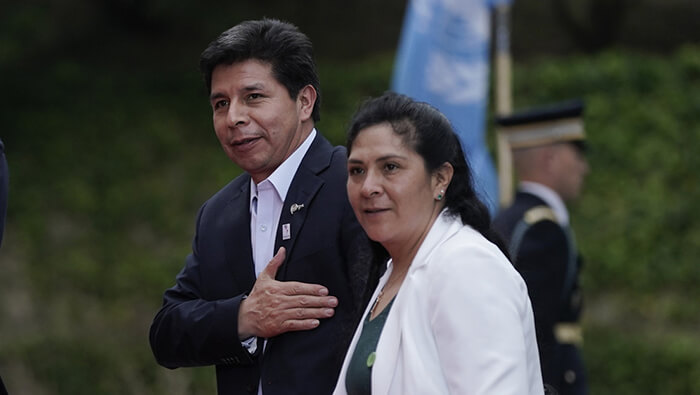 El presidente Castillo sostiene la inocencia de su esposa de todos los cargos señalados por el equipo de fiscales anticorrupción.