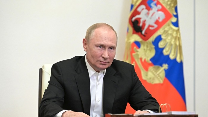 “Estamos decididos a llevar a cabo en la escena internacional solo aquellas políticas que respondan a los intereses fundamentales de la patria”, sentenció Putin.