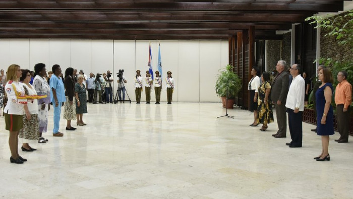En el acto cinco cubanas fueron reconocidas con la Orden “Mariana Grajales” y veinte con la Orden “Ana Betancourt”.