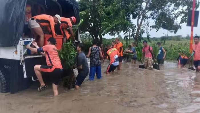 En la provincia de Cagayán más de 7.000 personas fueron evacuadas de localidades con alta probabilidad a sufrir inundaciones, deslaves y marejadas.