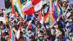 Marchan en apoyo a la democracia y al Gobierno boliviano
