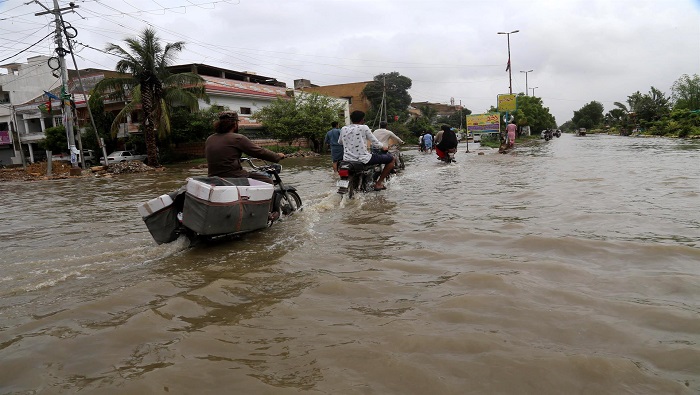 La ministra de Cambio Climático de Pakistán, Sherry Rehman, indicó que las inundaciones provocaron un desastre humanitario de proporciones épicas.