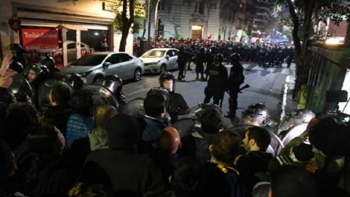 La represión policial duró varios días en los alrededores de la residencia de la vicepresidenta argentina, en el barrio porteño de Recoleta.
