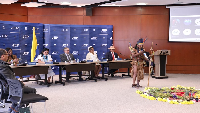 El presidente de la JEP Eduardo Cifuentes aseguró: “Se investigarán estos crímenes, para reconocer el impacto diferencial, masivo, que tuvo el conflicto en los pueblos étnicos